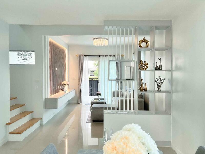 ขาย - Two-Story Townhouse3 Bedrooms for Sale in Laem Chabang, ชลบุรี