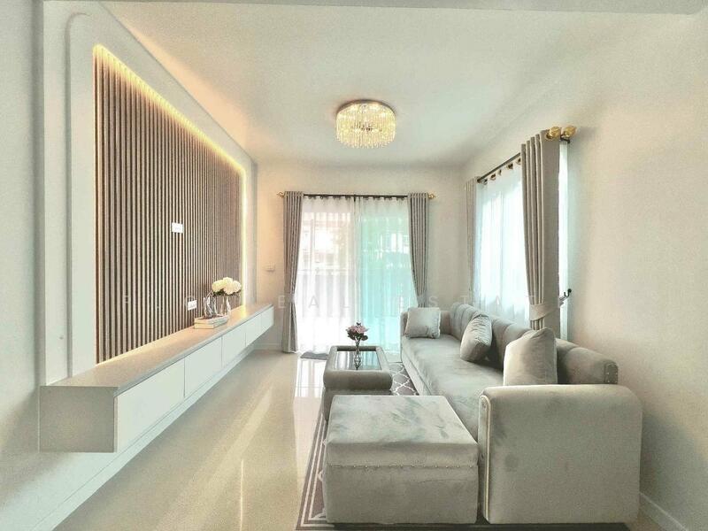 For Sale - Two-Story Townhouse3 Bedrooms for Sale in Laem Chabang, Chon Buri