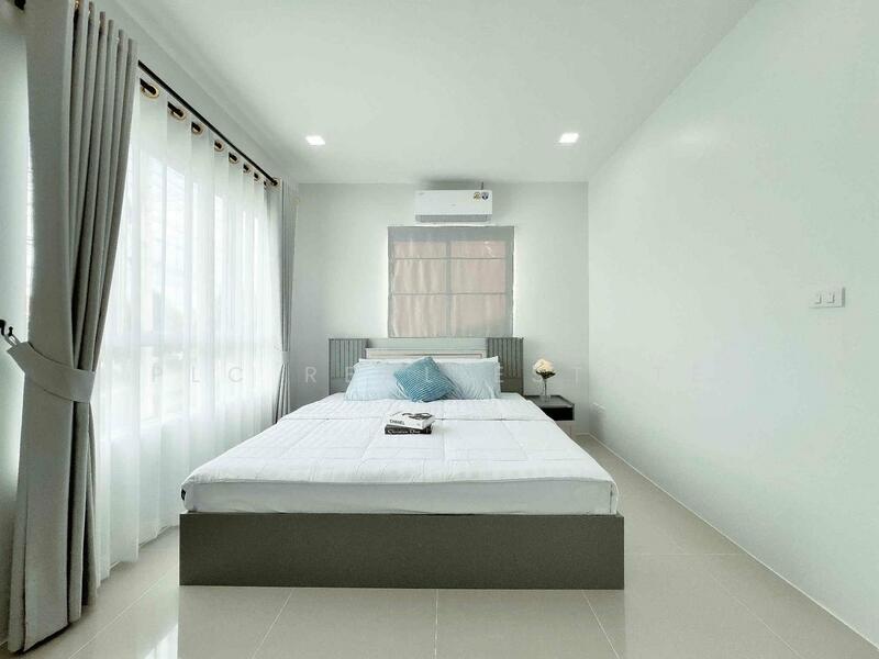 For Sale - Two-Story Townhouse3 Bedrooms for Sale in Laem Chabang, Chon Buri