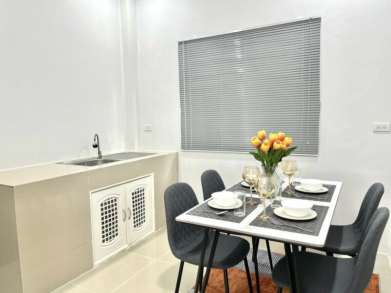 Single House 3 bedrooms for Sale in Takhian Tia, Chon Buri (Pattaya), Bang Lamung, Bang Lamung (Pattaya), Chon Buri (Pattaya), 3 Bedrooms, 284 sqm, Single Detached House For Sale, by PLC Real Estate, 500014161 - DDproperty.com