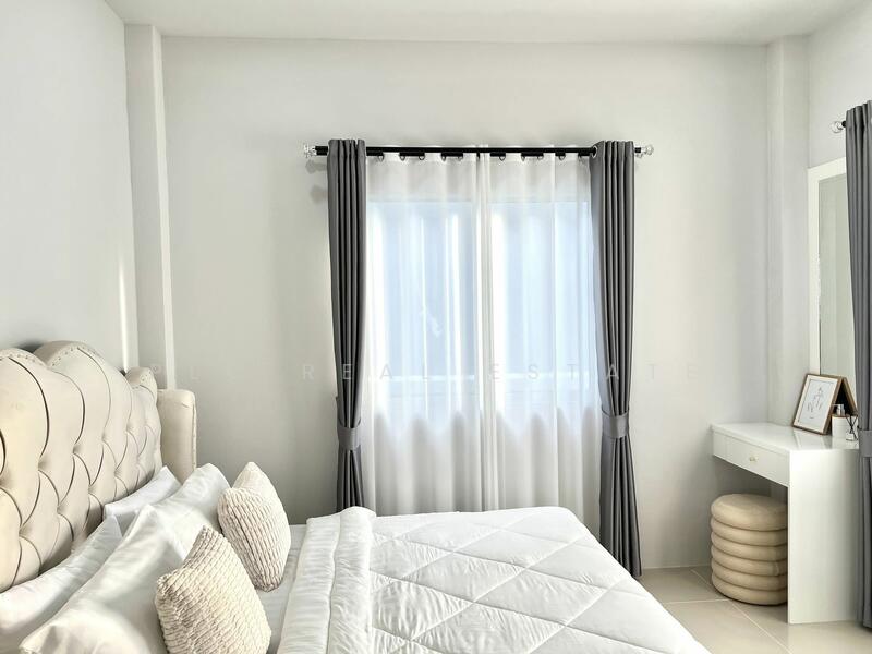 Single House 3 bedrooms for Sale in Takhian Tia, Chon Buri (Pattaya), Bang Lamung, Bang Lamung (Pattaya), Chon Buri (Pattaya), 3 Bedrooms, 284 sqm, Single Detached House For Sale, by PLC Real Estate, 500014161 - DDproperty.com