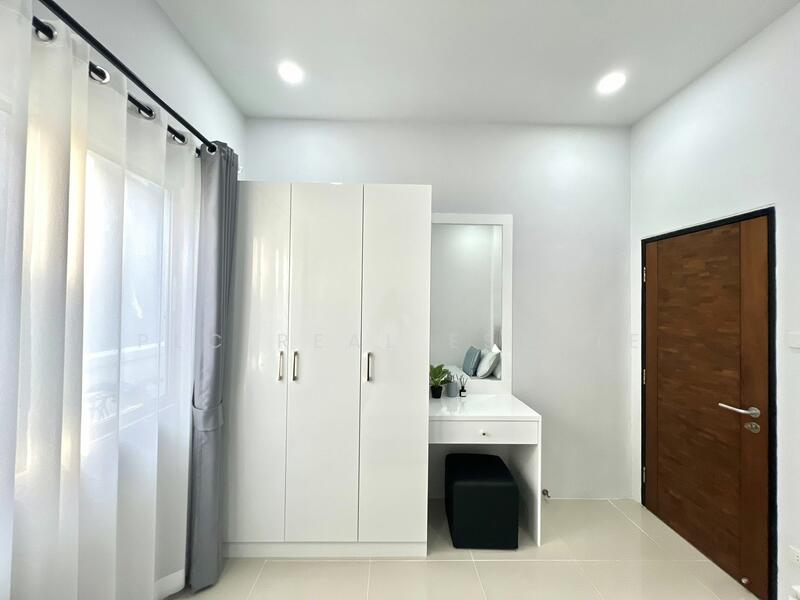 Single House 3 bedrooms for Sale in Takhian Tia, Chon Buri (Pattaya), Bang Lamung, Bang Lamung (Pattaya), Chon Buri (Pattaya), 3 Bedrooms, 284 sqm, Single Detached House For Sale, by PLC Real Estate, 500014161 - DDproperty.com