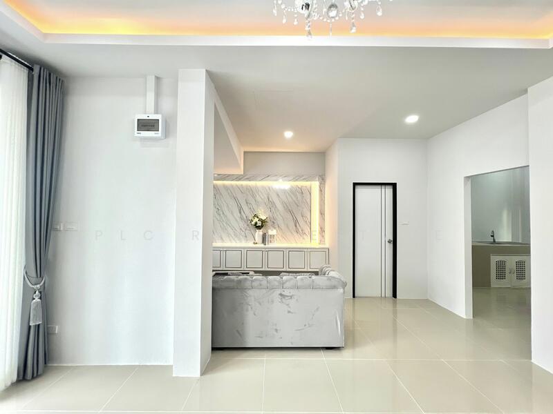 Single House 3 bedrooms for Sale in Takhian Tia, Chon Buri (Pattaya), Bang Lamung, Bang Lamung (Pattaya), Chon Buri (Pattaya), 3 Bedrooms, 284 sqm, Single Detached House For Sale, by PLC Real Estate, 500014161 - DDproperty.com