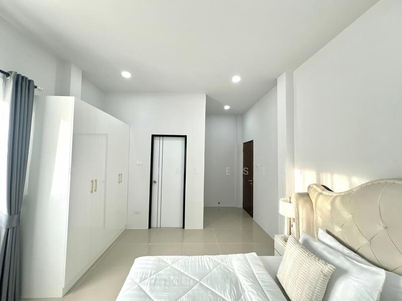 Single House 3 bedrooms for Sale in Takhian Tia, Chon Buri (Pattaya), Bang Lamung, Bang Lamung (Pattaya), Chon Buri (Pattaya), 3 Bedrooms, 284 sqm, Single Detached House For Sale, by PLC Real Estate, 500014161 - DDproperty.com