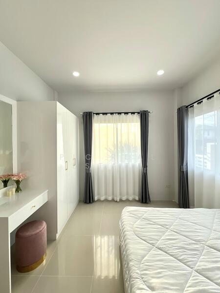 Single House 3 bedrooms for Sale in Takhian Tia, Chon Buri (Pattaya), Bang Lamung, Bang Lamung (Pattaya), Chon Buri (Pattaya), 3 Bedrooms, 284 sqm, Single Detached House For Sale, by PLC Real Estate, 500014161 - DDproperty.com