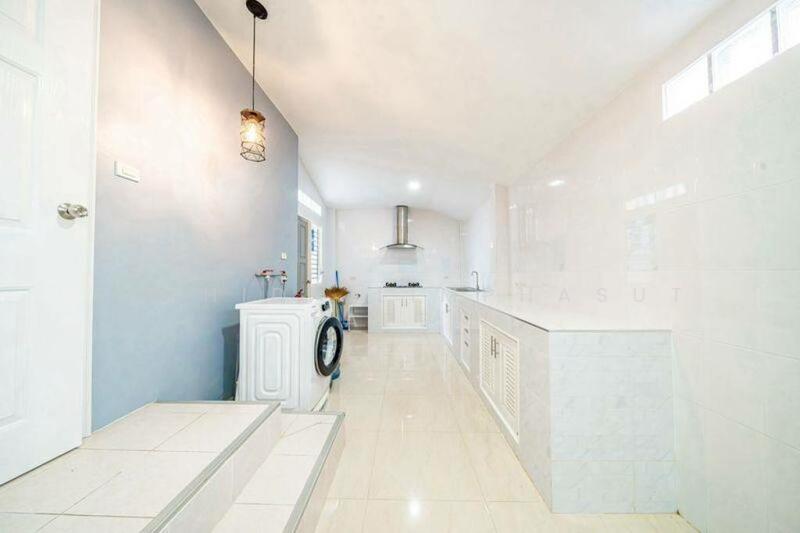 For Sale - View Point Village, Chon Buri (Pattaya)