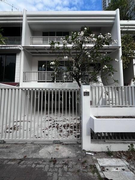 ขาย - FULLY RENOVATED HOUSE - SUKHUMVIT SOI 31 - 47 TARANGWAH. (1530356), กรุงเทพ