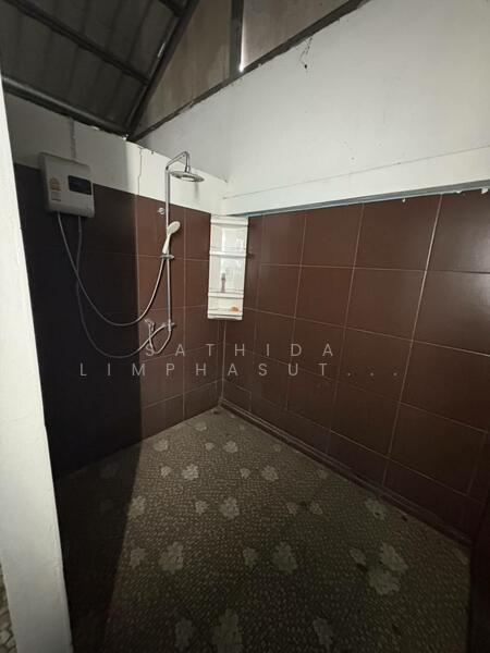 For Sale - 3 Room Building For Sale, Chon Buri