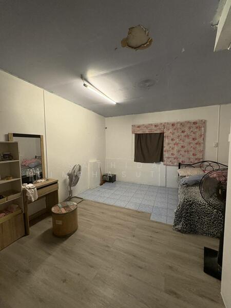 For Sale - 3 Room Building For Sale, Chon Buri