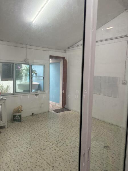 ขาย - 3 Room Building For Sale, ชลบุรี