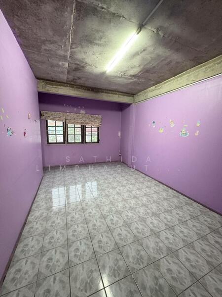 For Sale - 3 Room Building For Sale, Chon Buri