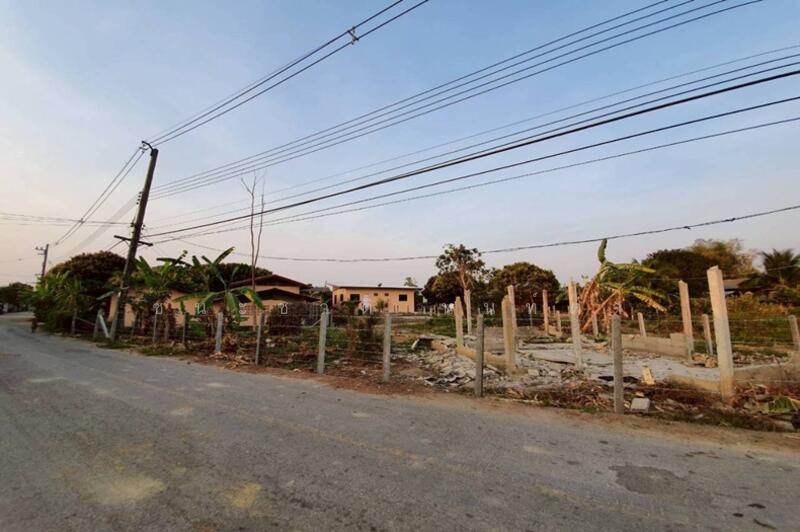 ขาย - บ้านหนองฮ่าง (แยกถนนพหลโยธิน ร.ร อนุบาลคำนวน), เชียงราย