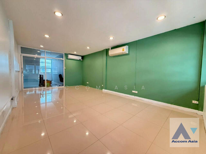 ขาย - 3 Bedrooms Townhouse for Sale in Sukhumvit, Bangkok near BTS Phrom Phong - MRT Queen Sirikit Nationa, กรุงเทพ