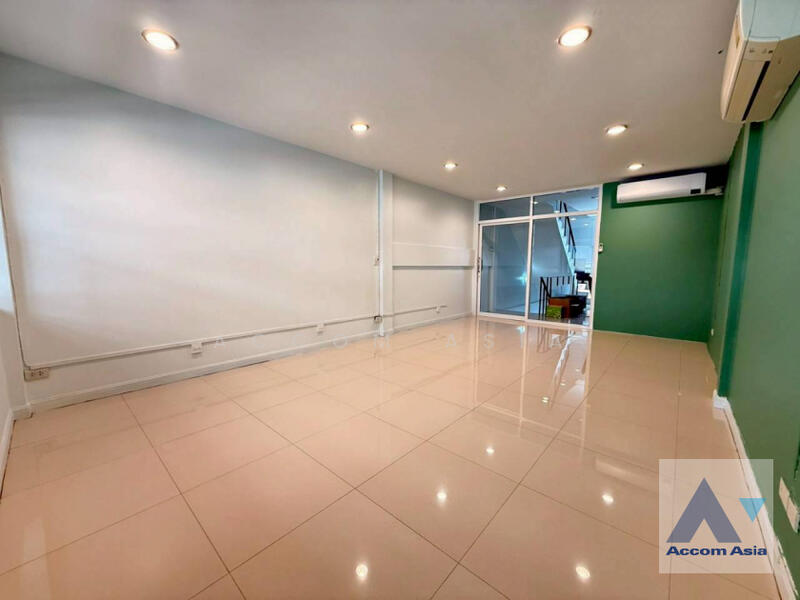 For Sale - 3 Bedrooms Townhouse for Sale in Sukhumvit, Bangkok near BTS Phrom Phong - MRT Queen Sirikit Nationa, Bangkok