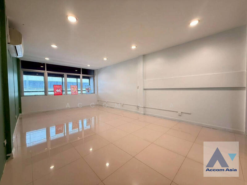 ขาย - 3 Bedrooms Townhouse for Sale in Sukhumvit, Bangkok near BTS Phrom Phong - MRT Queen Sirikit Nationa, กรุงเทพ