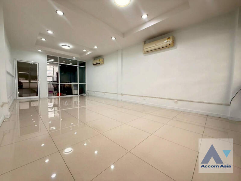 For Sale - 3 Bedrooms Townhouse for Sale in Sukhumvit, Bangkok near BTS Phrom Phong - MRT Queen Sirikit Nationa, Bangkok