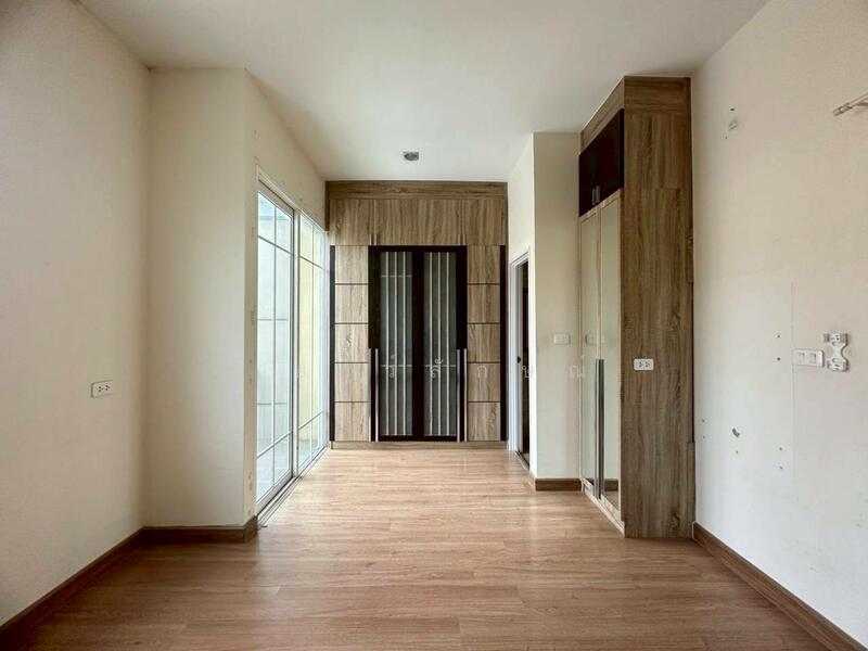 ขาย - Golden Town Onnut-Pattanakarn : ทาวน์โฮม โกลเด้น ทาวน์ อ่อนนุช-พัฒนาการ, กรุงเทพ