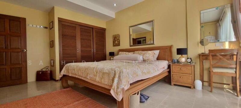 ขาย - 5 Storey Commercial Building In Pratumnak, ชลบุรี