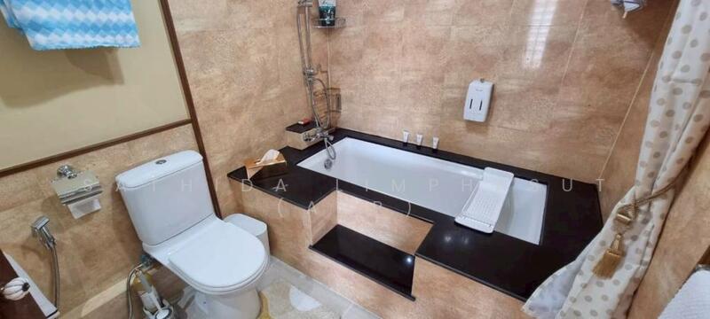 For Sale - 5 Storey Commercial Building In Pratumnak, Chon Buri