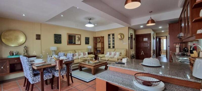 ขาย - 5 Storey Commercial Building In Pratumnak, ชลบุรี