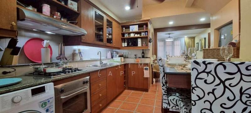 ขาย - 5 Storey Commercial Building In Pratumnak, ชลบุรี