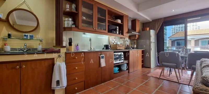 For Sale - 5 Storey Commercial Building In Pratumnak, Chon Buri