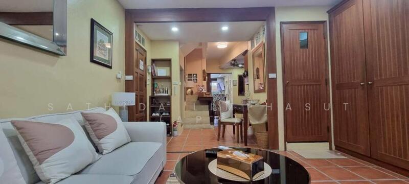 For Sale - 5 Storey Commercial Building In Pratumnak, Chon Buri