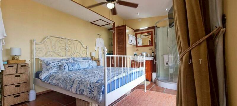 ขาย - 5 Storey Commercial Building In Pratumnak, ชลบุรี