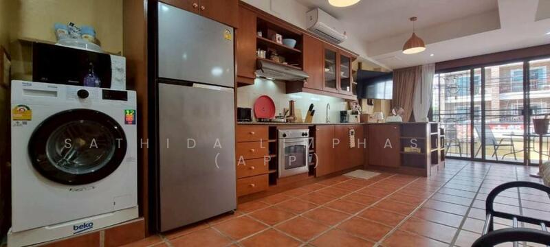 ขาย - 5 Storey Commercial Building In Pratumnak, ชลบุรี