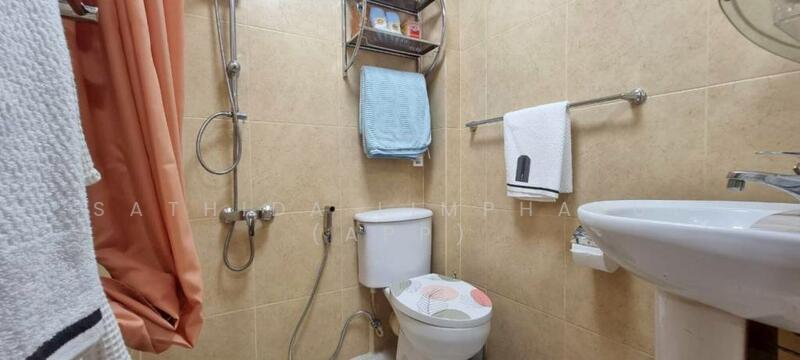 ขาย - 5 Storey Commercial Building In Pratumnak, ชลบุรี