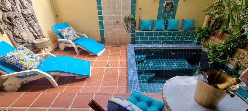 ขาย - 5 Storey Commercial Building In Pratumnak, ชลบุรี