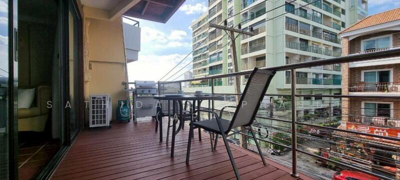 ขาย - 5 Storey Commercial Building In Pratumnak, ชลบุรี