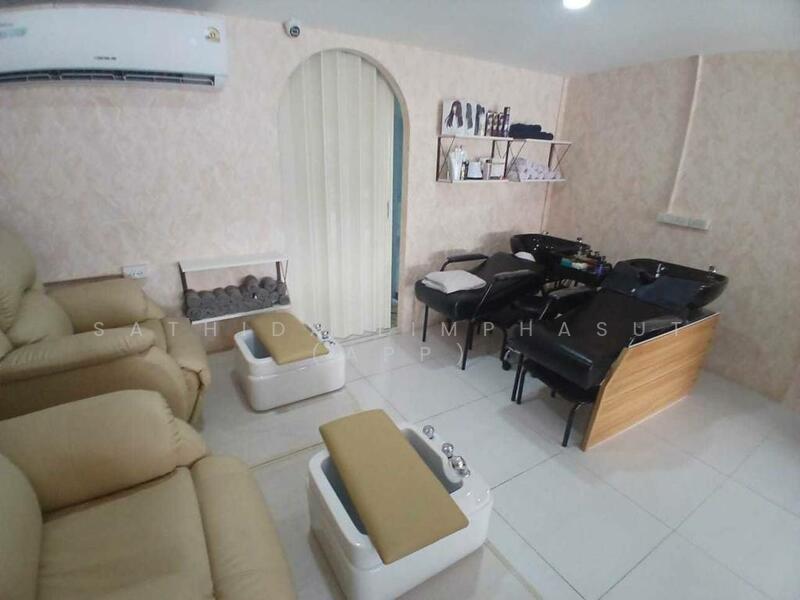 ขาย - Modern Beauty Salon And Nail Bar for Sale, ชลบุรี