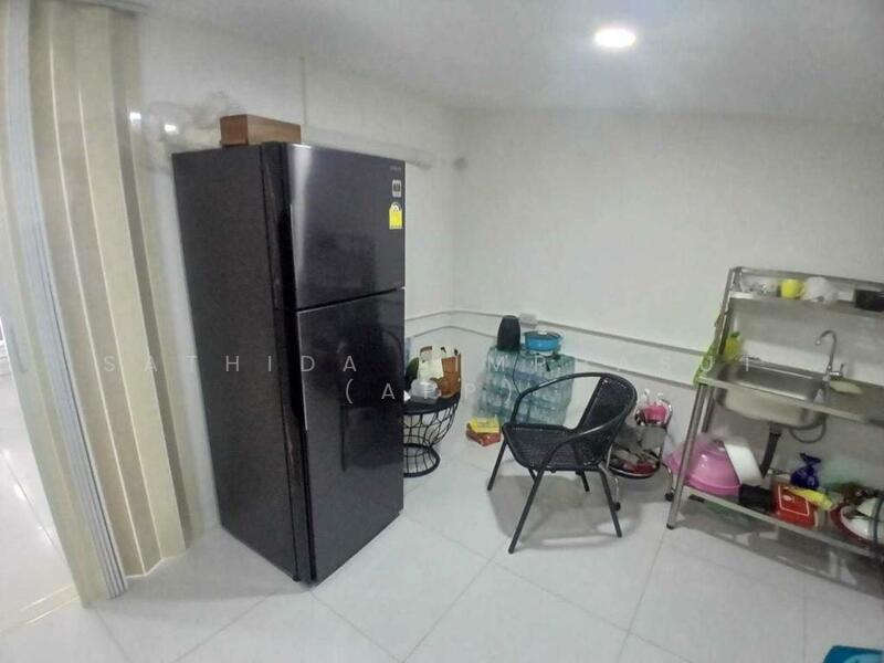 ขาย - Modern Beauty Salon And Nail Bar for Sale, ชลบุรี