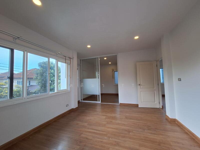 For Sale - The Centro Watcharapol, Bangkok