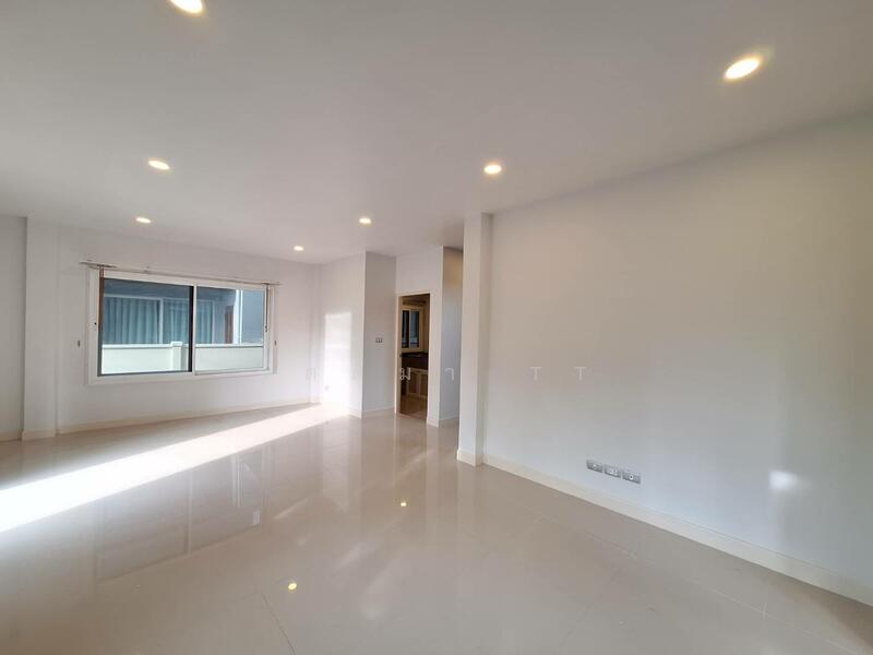 For Sale - The Centro Watcharapol, Bangkok