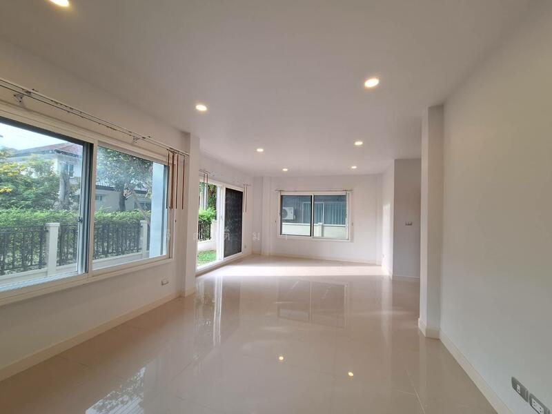 For Sale - The Centro Watcharapol, Bangkok