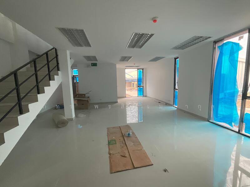 ให้เช่า - ให้เช่าโรงงานแหลมฉบัง พื้นที่สีม่วง ชลบุรี ขนาด 1064 ตรม. ศรีราชา จ.ชลบุรี, ชลบุรี