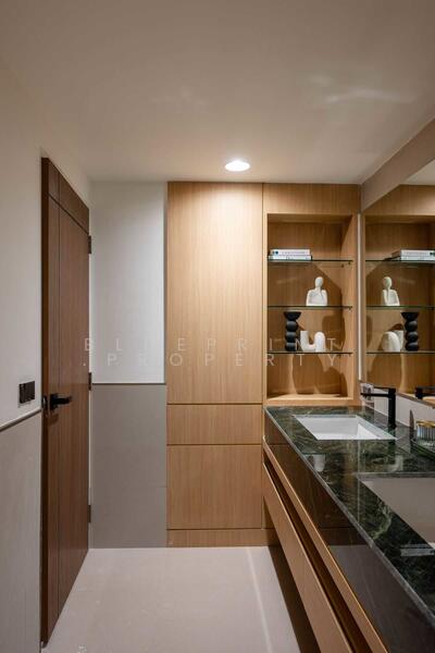 For Sale - Ruamjit Mansion (Apartment Building), Bangkok