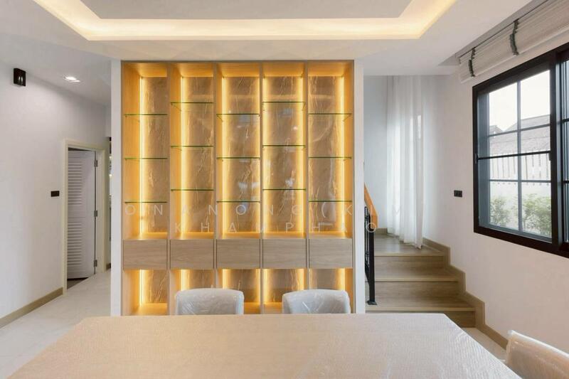 For Sale - พูลวิลล่าหรู ดีไซน์โมเดิร์น สันทราย, Chiang Mai