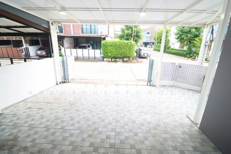 ทาวน์โฮม ลาดพร้าว, ทาวน์โฮม วังทองหลาง