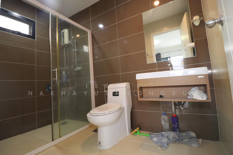 ทาวน์โฮม ลาดพร้าว, ทาวน์โฮม วังทองหลาง