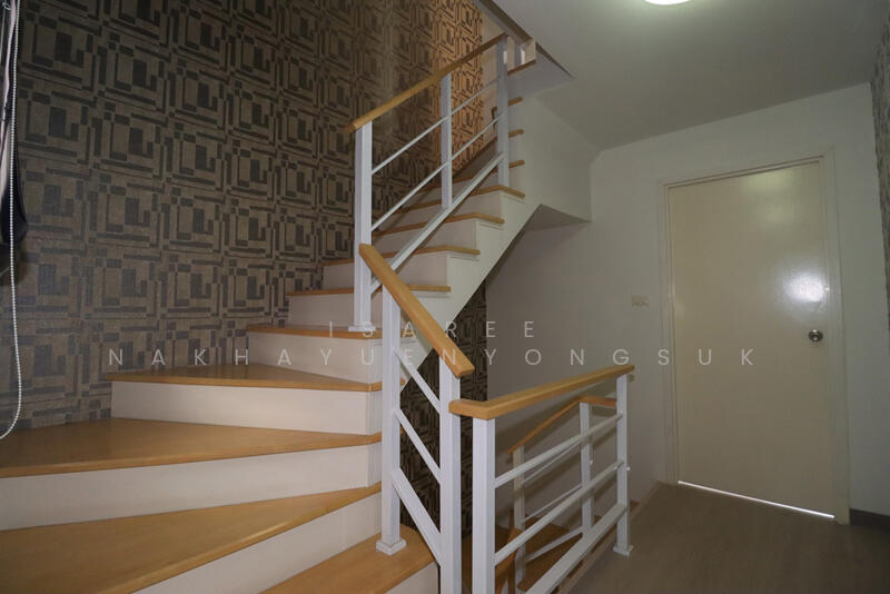 ทาวน์โฮม ลาดพร้าว, ทาวน์โฮม วังทองหลาง