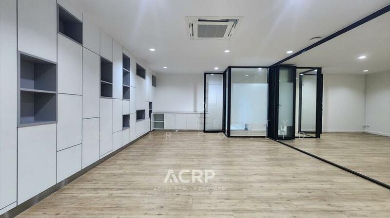 For Sale - ให้เช่าอาคารสำนักงาน 5 ชั้น ซอยพัฒนาการ 31/1 ทำเลดี รีโนเวทใหม่ พร้อมใช้งาน, Bangkok