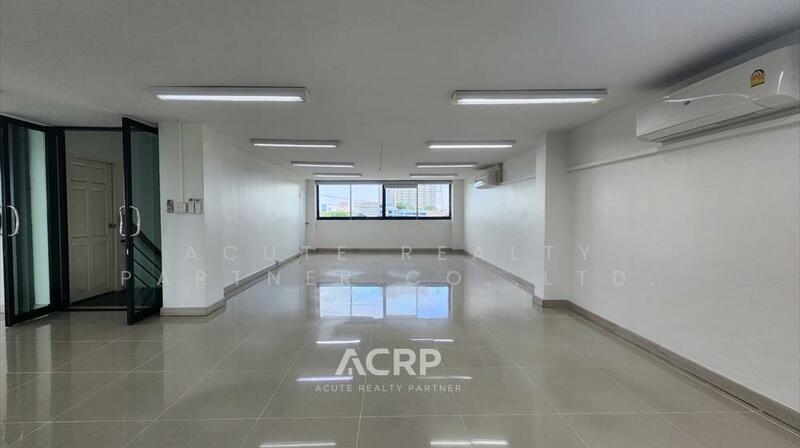 For Sale - ให้เช่าอาคารสำนักงาน 5 ชั้น ซอยพัฒนาการ 31/1 ทำเลดี รีโนเวทใหม่ พร้อมใช้งาน, Bangkok