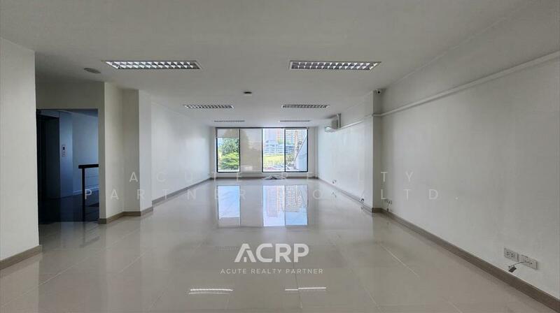 For Sale - ให้เช่าอาคารสำนักงาน 5 ชั้น ซอยพัฒนาการ 31/1 ทำเลดี รีโนเวทใหม่ พร้อมใช้งาน, Bangkok