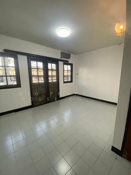 For Rent - RM328 ให้เช่า ทาวน์เฮ้าส์ 3 ชั้น ประชาราษฎร์บำเพ็ญ ห้วยขวาง ไม่รับจดทะเบียนบริษัท, Bangkok