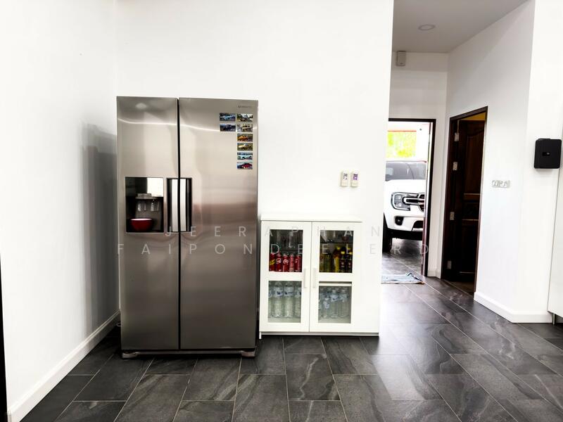 ขาย - กระบี่, กระบี่