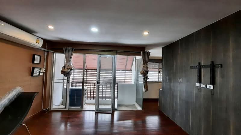 Waratorn Ville, Bangkok, Soi Rerktrilak, Suan Luang, Bangkok, 5 Bedrooms, 300 sqm, Townhouse For Rent, by ณปภัช ธวงค์ไพ, 500015759 - DDproperty.com