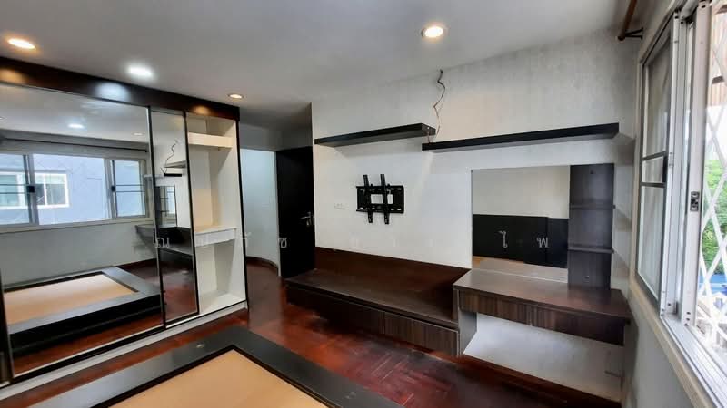 Waratorn Ville, Bangkok, Soi Rerktrilak, Suan Luang, Bangkok, 5 Bedrooms, 300 sqm, Townhouse For Rent, by ณปภัช ธวงค์ไพ, 500015759 - DDproperty.com